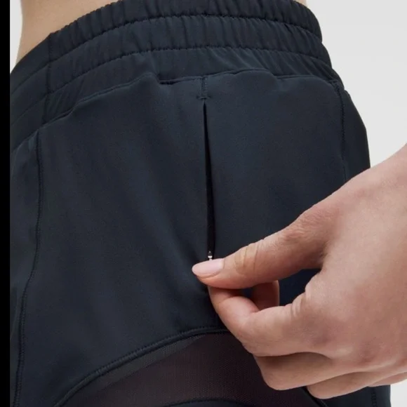 Lululemon Athletica Navy LR 2.5 Hotty Hot Shorts - Picture 4 of 7